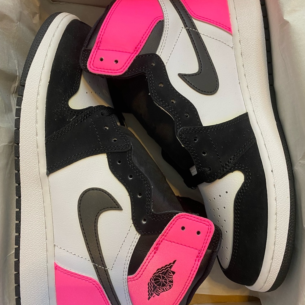 Nike Air Jordan 1 Retro “Valentines Day” Sneaker